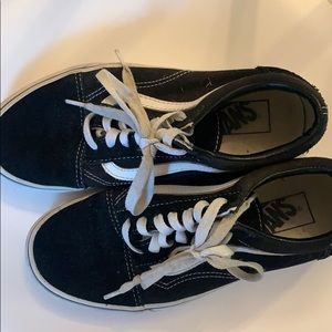 Vans black low top